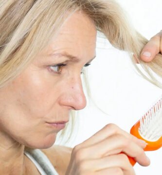 ¿Se recupera el pelo perdido en la menopausia?